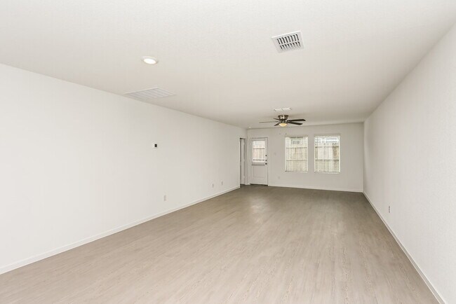 Foto del edificio - 1616 Limpkin Dr