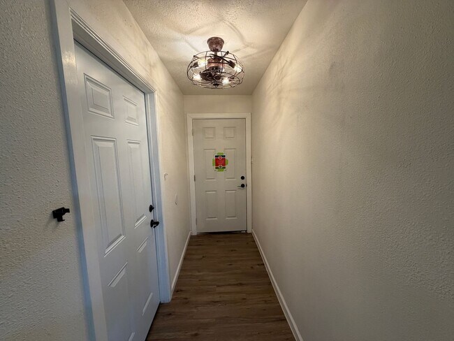 Foto del edificio - Updated 3 Bedroom Single Story Home Available Near Eubank Blvd NE & Constitution Ave NE!