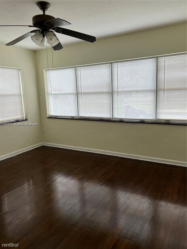Building Photo - 3 br, 3 bath House - 1683 NE 171st St # 0