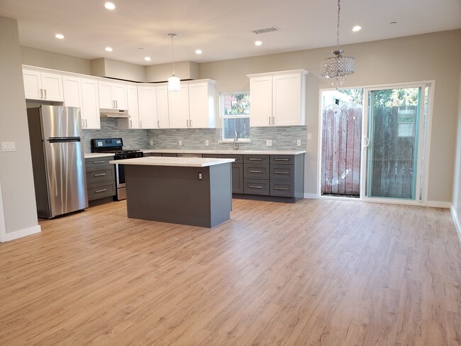 Large Kitchen & Dining Rooms with Chandeliers - 236 E Avenue 41