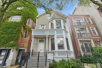 Building Photo - 2553 N Southport Ave
