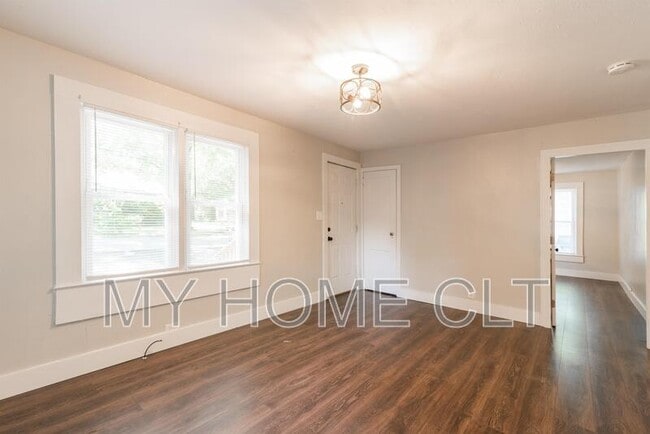 Foto del edificio - 1108 W Walnut Ave