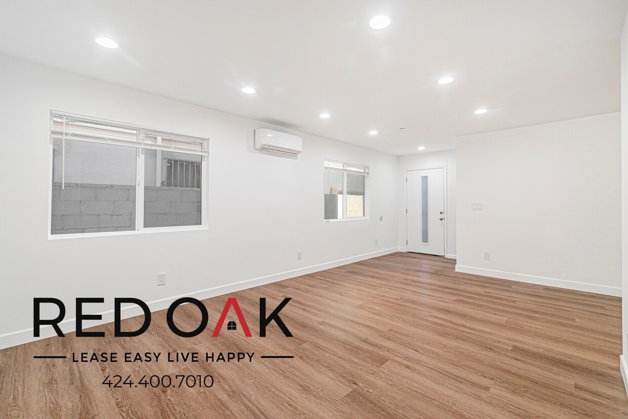 Primary Photo - 649 W 92nd St