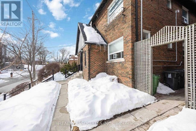 Photo du bâtiment - 162 Millwood Rd