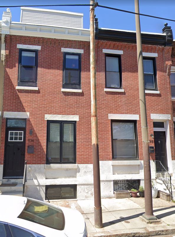 Primary Photo - 936 W College Ave