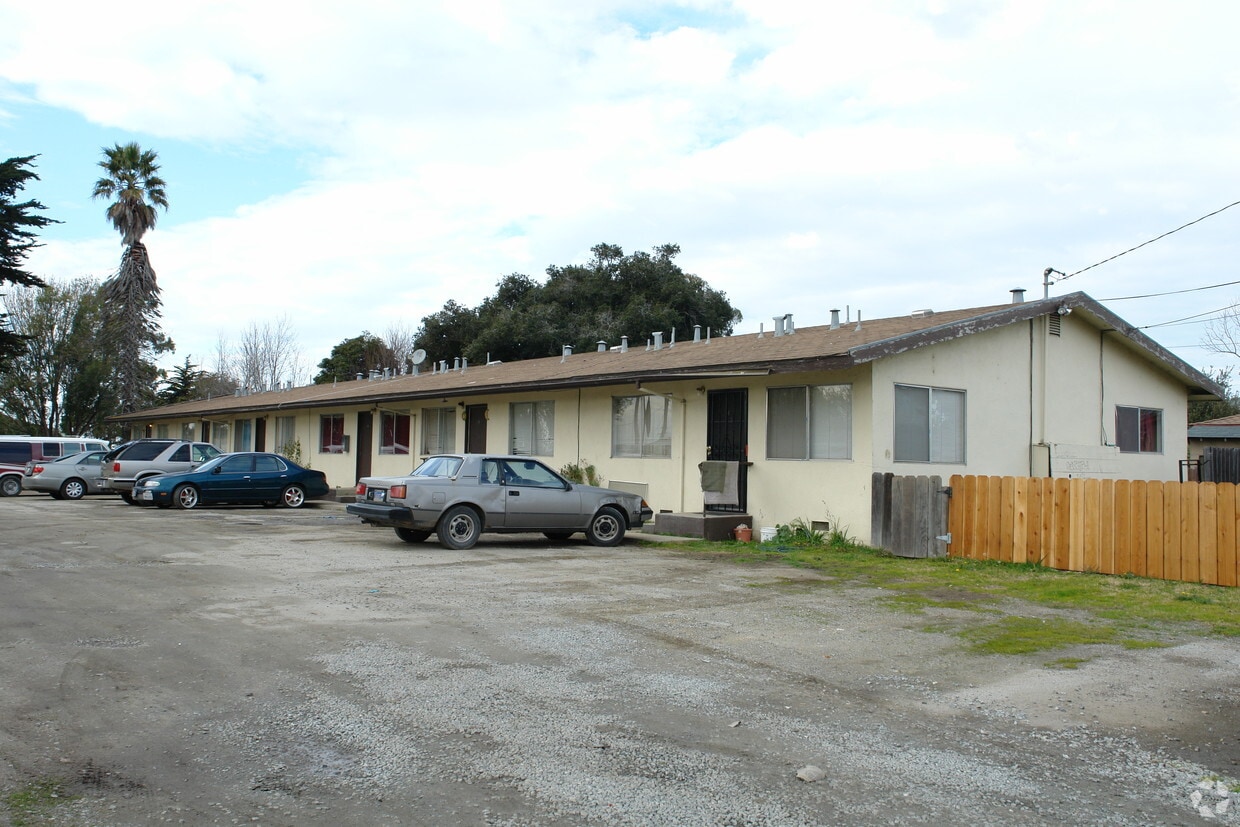 Primary Photo - 431 Hyland Dr