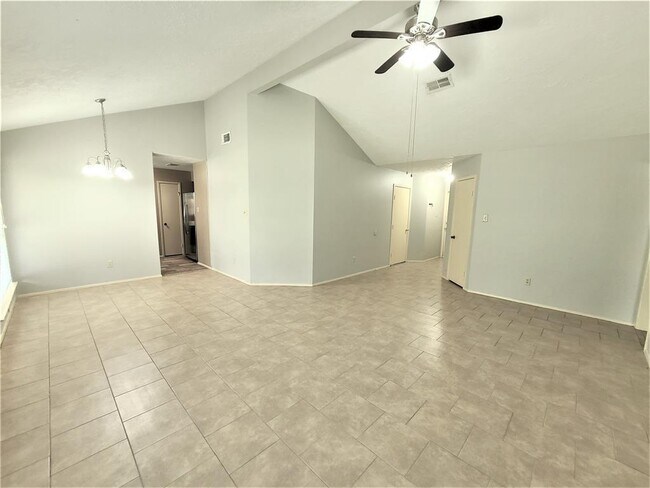 Building Photo - 21431 N Tangle Creek Ln
