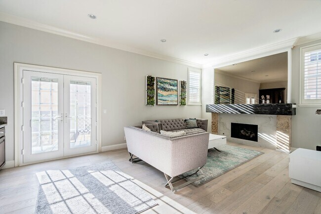 Foto del edificio - 815 W 15th St