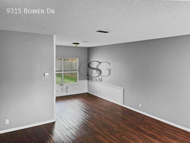 Building Photo - 9315 Bowen Dr