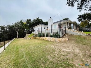 Building Photo - 6664 Ivy Ridge Cir