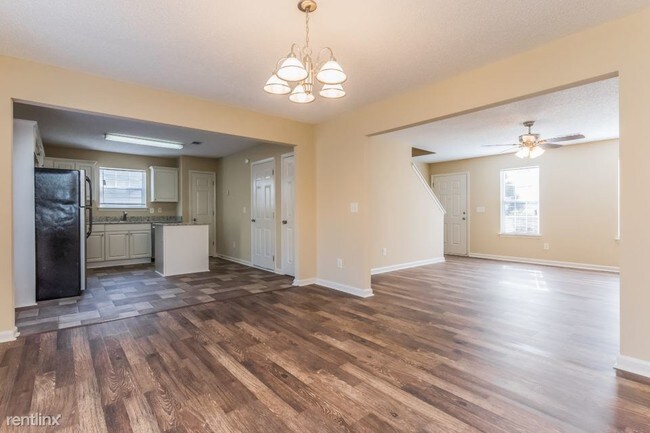 Building Photo - 112 Bainbridge Ct