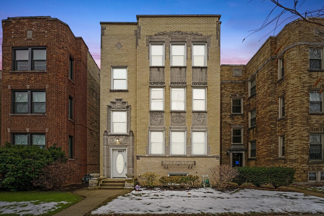 Primary Photo - 4843 Lee St
