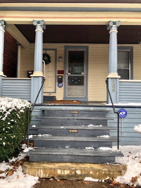 Primary Photo - 908 Elmwood Ave