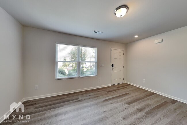 Building Photo - 1785 Sandersted Village Cir