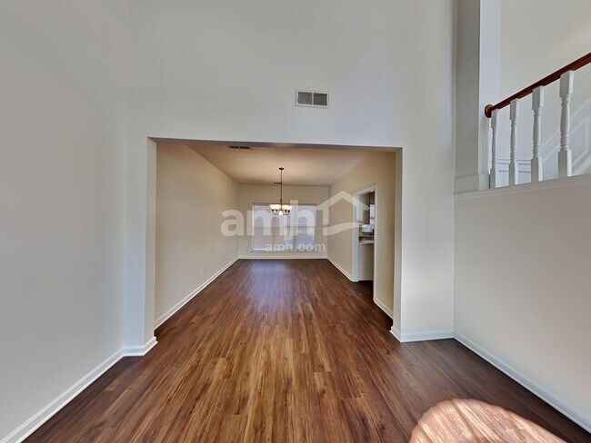 Building Photo - 11200 Longhedge Lane