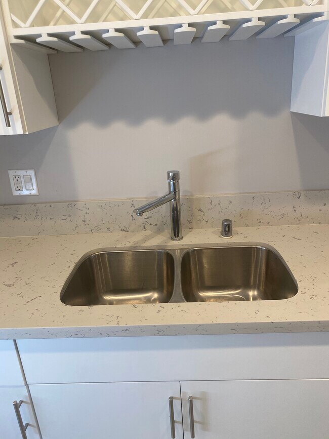 Stainless Steel Sink - 3684 Watseka Ave