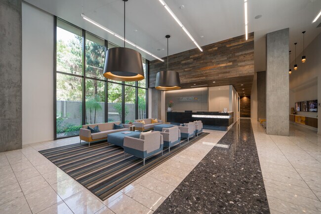 Foto del edificio - 100 W Portland St