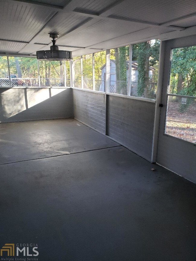 Foto del edificio - 2137 Briar Glen Ln SW