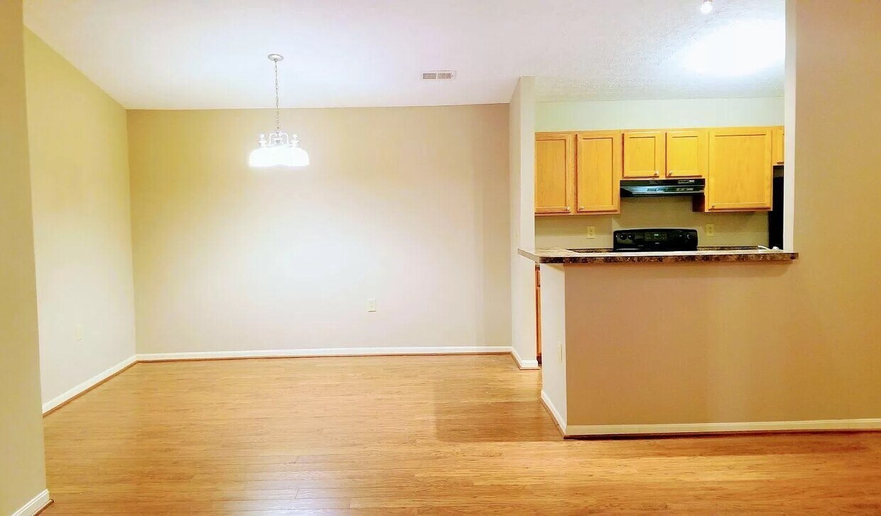 6749 Meadow Creek Dr Unit 208, Columbus, OH 43235 Condo for Rent in