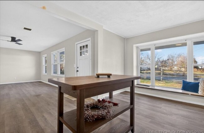 Foto del edificio - 508 NE Avondale Ave