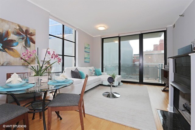 Foto del edificio - 744 N Clark St