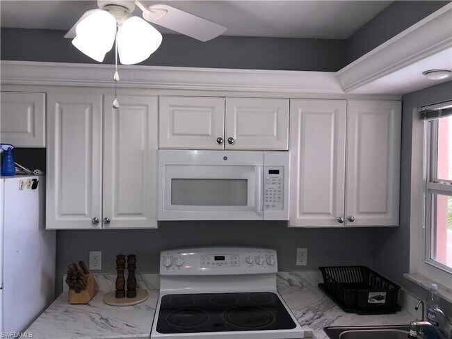 Foto del edificio - 225 Turtle Lake Ct