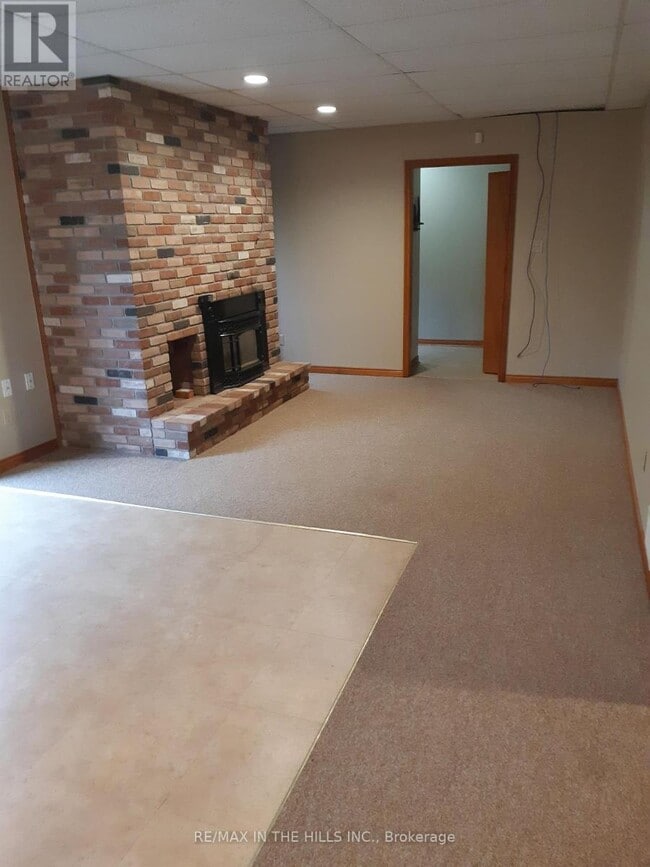 Building Photo - 933009 Airport Rd