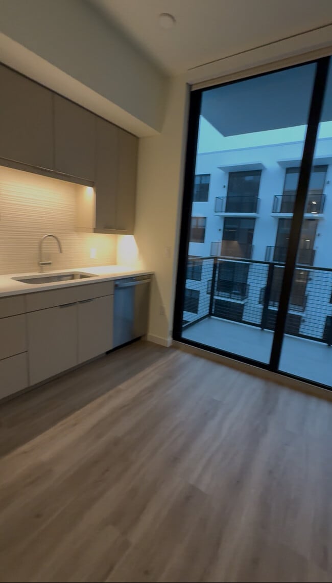Foto del edificio - 213 NE 27th St