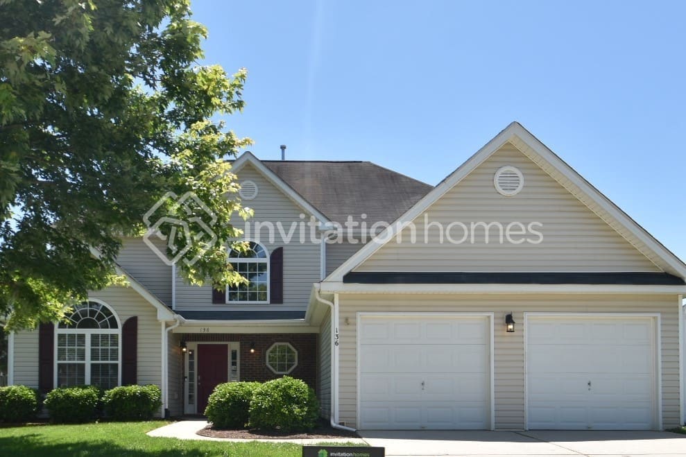 Foto principal - 136 Gage Dr