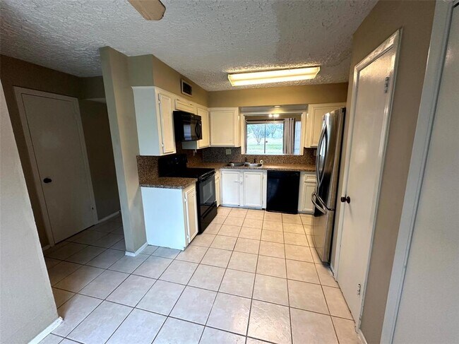 Building Photo - 13054 Centaurus Ct