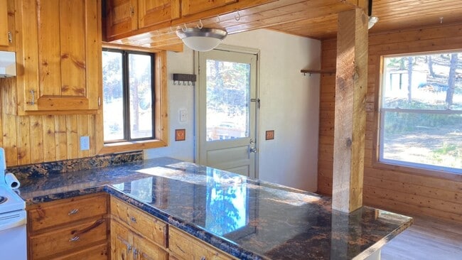 Building Photo - Florissant Home