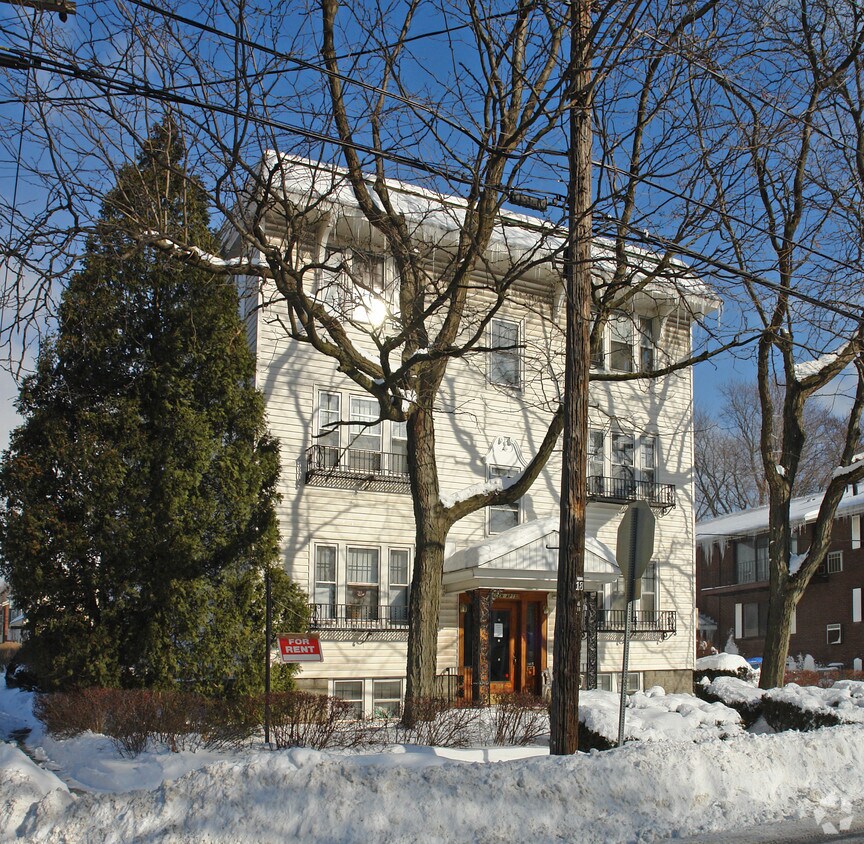 Building Photo - 136 Glen Ave