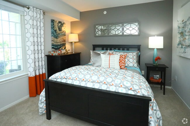 Moden Bedroom in Deluxe Barton Suite | The Villas at Main Street | Ann Arbor Apartments - The Villas at Main Street