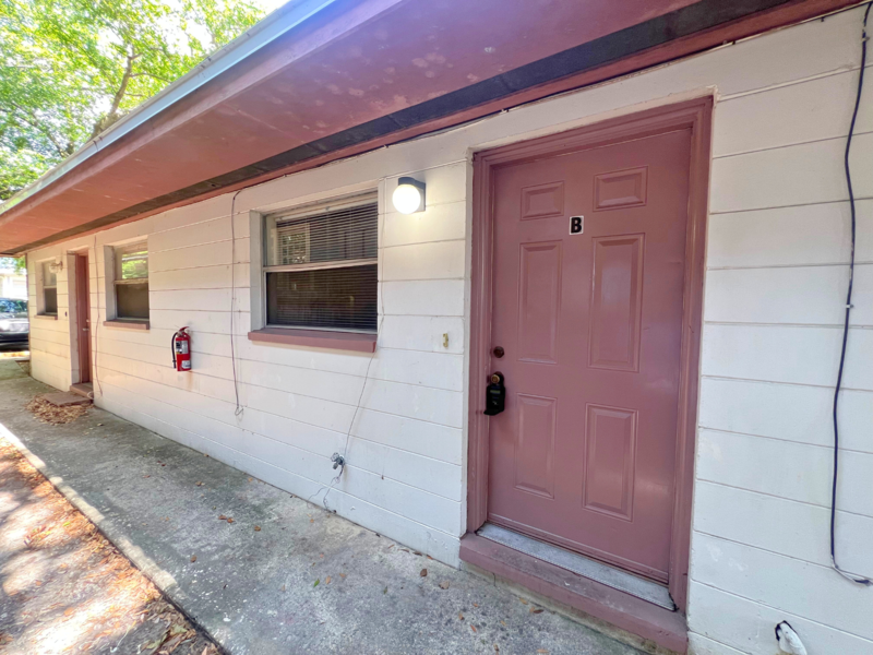 Primary Photo - 725 E Lime St