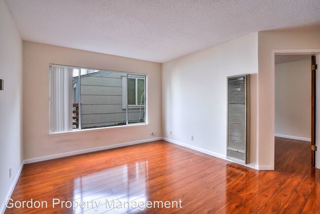 Building Photo - 153 12th Ave