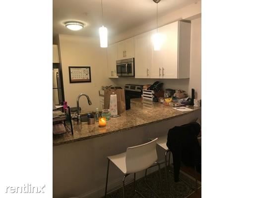 Foto del edificio - 2 br, 1 bath  - 8 Dustin St # 102