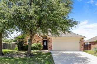 Building Photo - 920 Pebblecreek Dr