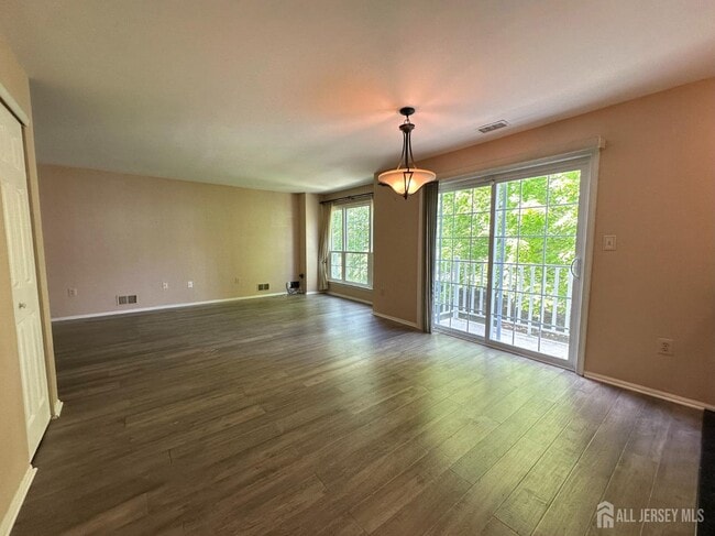Building Photo - 214 Sapphire Ln