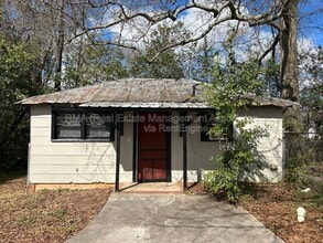 Building Photo - 125 E Chappell St