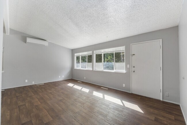 Foto del edificio - 12745 Lala Cove Ln SE