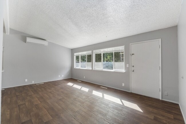 Building Photo - 12745 Lala Cove Ln SE