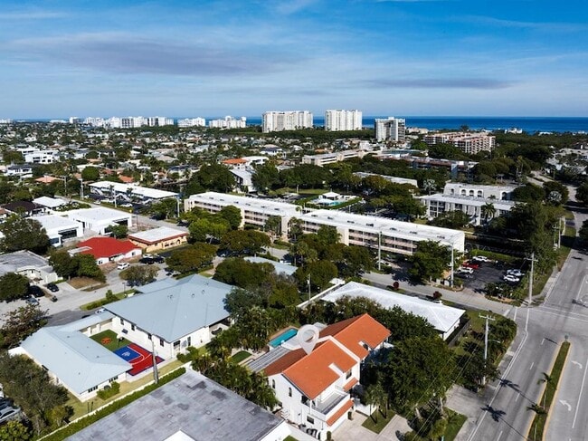 Building Photo - 665 Jeffery St