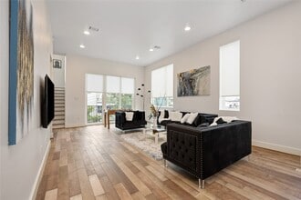 Building Photo - 5914 Val Verde St