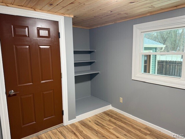 Building Photo - 8 Park Ave