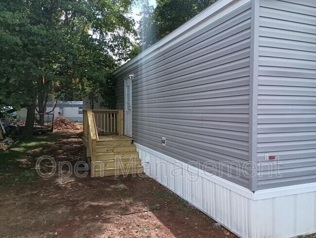 Building Photo - 4950 W Farm Rd 156