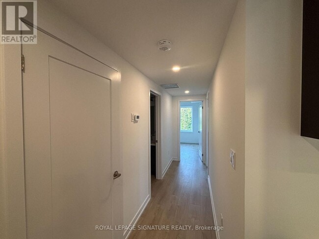 Building Photo - 42 Lowes Rd W