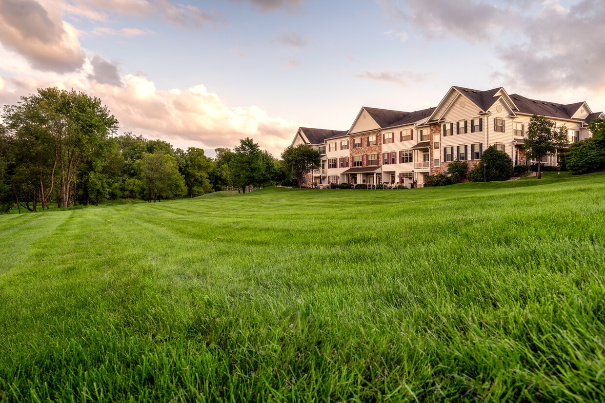 Heritage Greene 807 Ridgeview Ct Sellersville, PA Apartments for