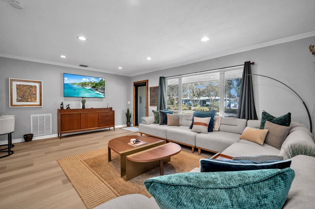 Foto principal - 949 NE 26th Ave