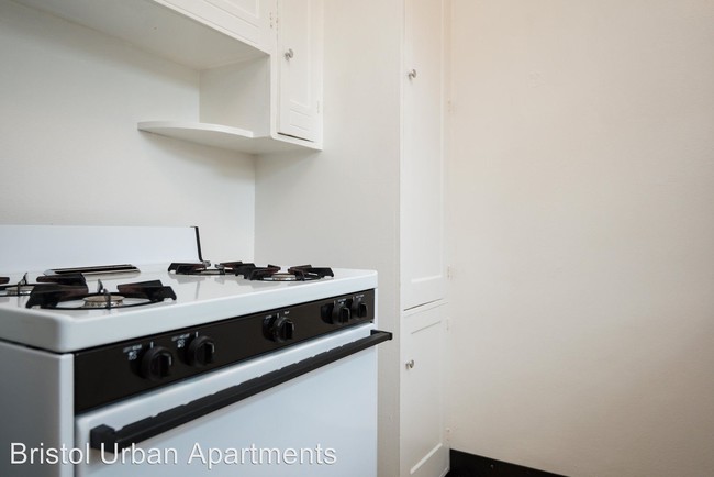 Building Photo - 5525 NE Sandycrest Terrace