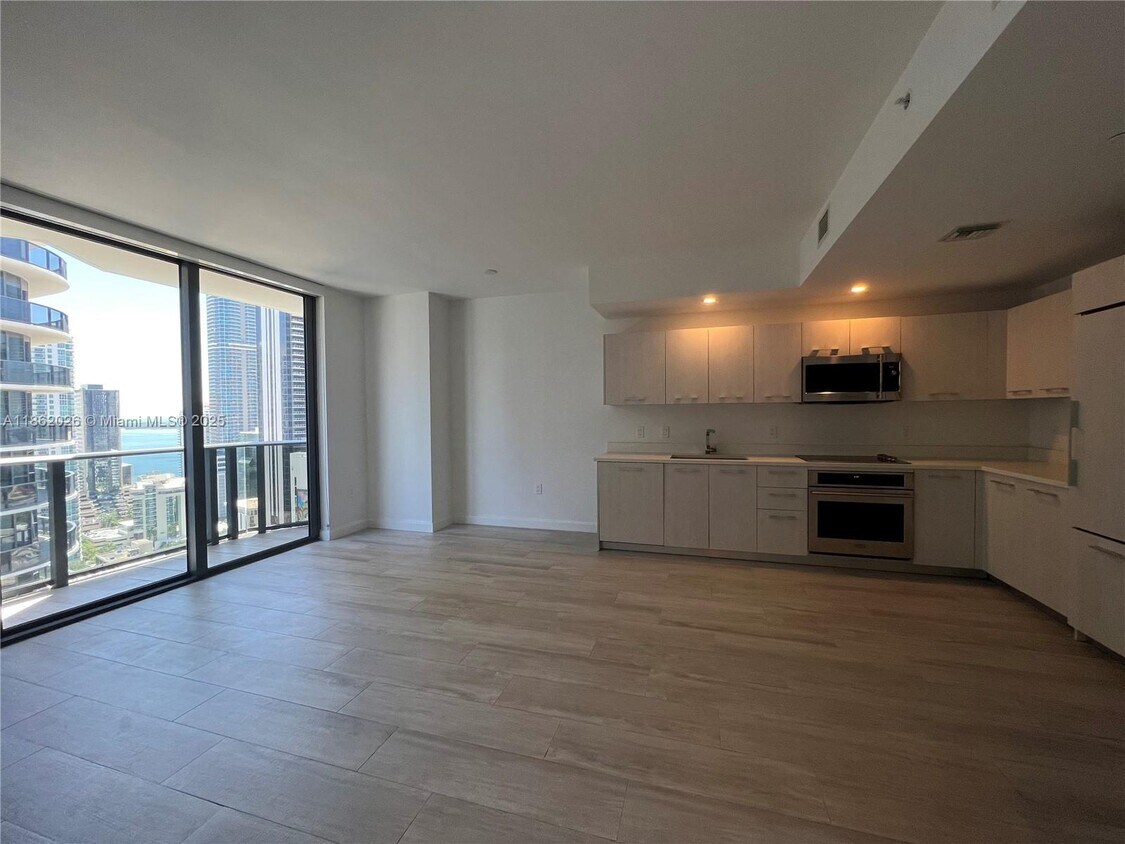 Foto principal - 55 SW 9th St